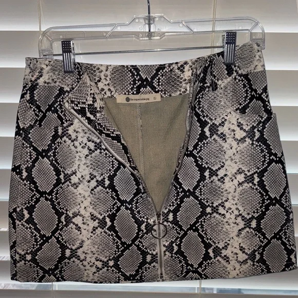 Snakeskin Print Faux Leather Mini Skirt - Picture 3 of 4